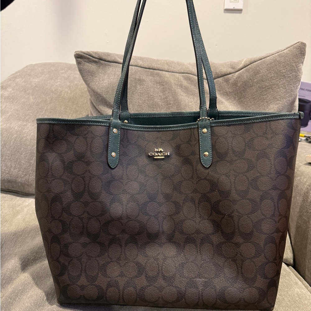 Coach City Tote Bag in Signature canvas